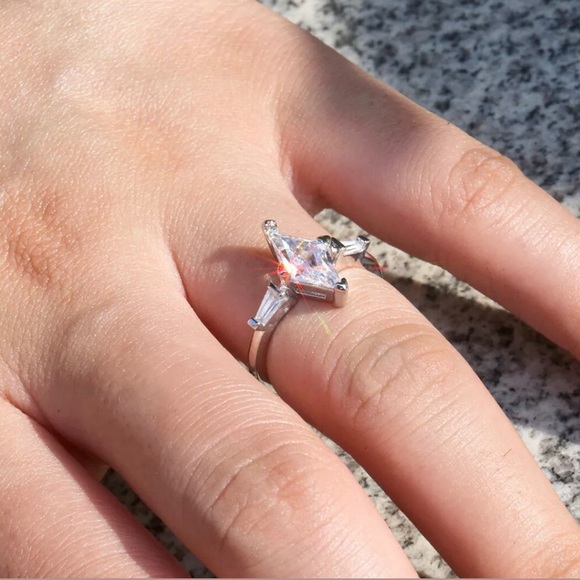 Jewelry - NWT Marquis Cut Sapphire Ring